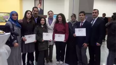 Bu Okul Gelecek Vaad Ediyor.