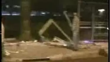 Otobüs Durağına Daldı