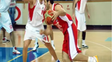 Beko Basketbol Ligi...Erdemirspor - Tofaş: 81 - 80