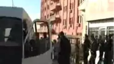 Acil Servis Önünde Kavga 