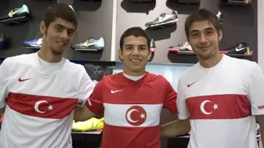 Üç Yetenekli Türk Oyuncu Londra Yolcusu