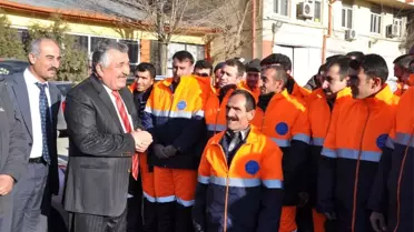 Siirt Belediyesinde Temizlik İşçilerine Kışlık Elbise Dağıtıldı