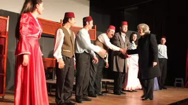 İki Kalas Bir Heves Adlı Oyun Sergilendi.