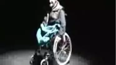 İki Bacağını Kaybetmesi Tiyatrodan Koparamadı