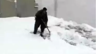 Beytüşşebap'ta Kar Yolları Kapadı
İlçe Merkezinde Kar 40 Santimetreye Ulaştı