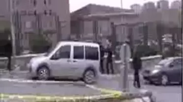 Adliye Çıkışında, Baba İle Kızı Öldürüldü