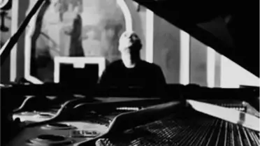 Sevgililer Günü'nde Burçin Büke'den Kalbin Melodileri..