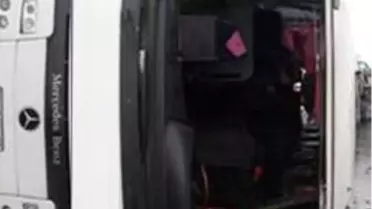Otobüs Devrildi: 35 Yaralı