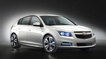 Cenevre Otomobil Fuarı 2011 Yıldızları: Cruze Hatchback
