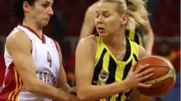 Fenerbahçe Bayan Basketbol Takımı Çeyrek Finalde