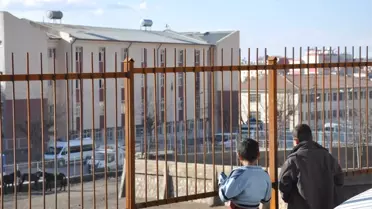 Çocukların Güvenliği İçin 100 Metrelik Demir Korkuluk