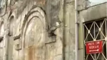 Cami Duvarında 'Meryem Ana ve Çocuk İsa'