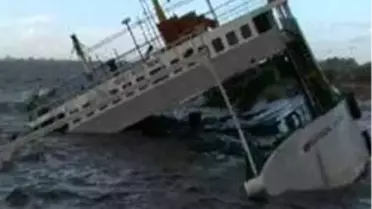 Turist Gemisi Battı: 12 Ölü