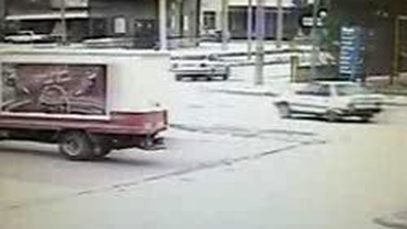 Bisikletiyle Kamyonun Altına Girdi