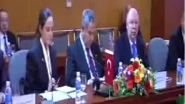 Devlet Bakanı ve Başbakan Yardımcısı Arınç Vietnam'da