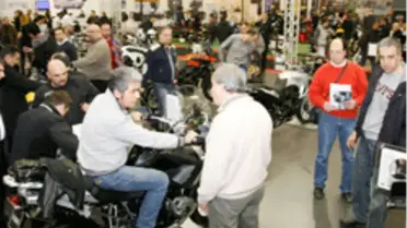 Motosikletçi Bayram Ediyor