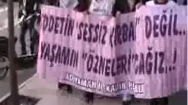 Adıyaman'da Kadınlar Halay Çekip Yürüdü