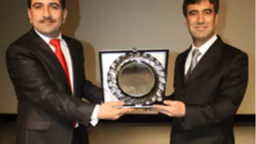 Ayna ile Kendelerine Baktılar