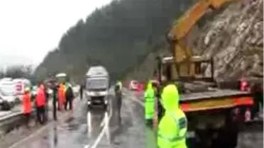 Yolcu Otobüsü Devrildi: 5 Ölü, 38 Yaralı