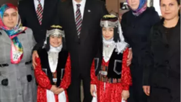 Başkan’dan Küçük Folklorculara Kutlama

