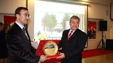 Rektör Recep Ziyadanoğulları Plaketle Ödüllendirildi