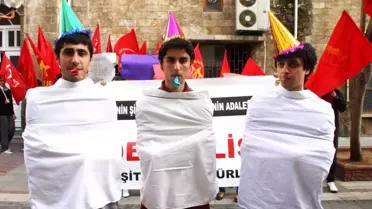 Liselilerden Deli Gömlekli 'şifre' Protestosu