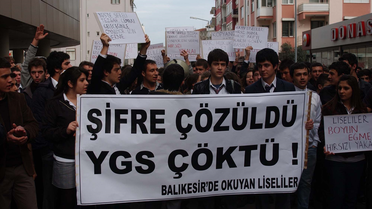 Balıkesir'de Liselilerden YGS Protestosu