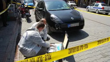 Otomobilden 22 Bin TL Çaldılar