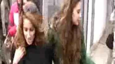 Bu Güzeller Nereye Bakıyor?