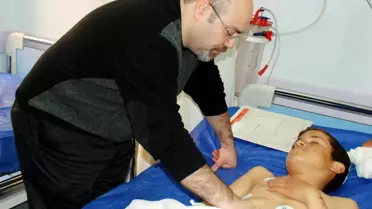 Öğrenci Servisi ile Otomobil Çarpıştı: 13 Yaralı