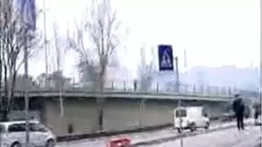 2'Veto' Yürüyüşünde Molotof ve Taş Yağmuru