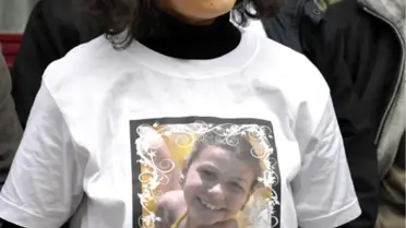 Duruşmaya Maganda Kurbanı Kızının Oyuncağı ile Geldi