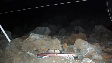 Heyelanda Apartmana Giren Kayalar 1 Kişiyi Yaraladı