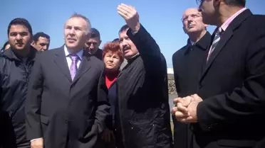 Heyelanda Apartmana Giren Kayalar 1 Kişiyi Yaraladı