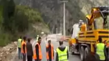 Yenice Yolu Heyelan Nedeniyle Kapandı