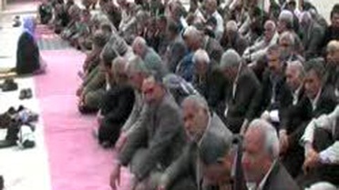 BDP'liler Parti Önünde Cuma Namazı Kıldı
