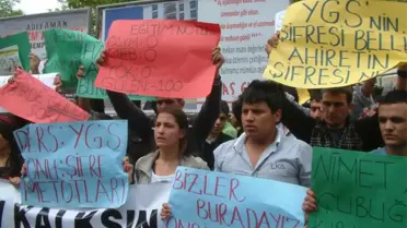 Liselilerden Davullu Zurnalı Ygs Protestosu
