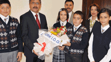 Başkanlık Makamına Aybüke Ünal Oturdu
