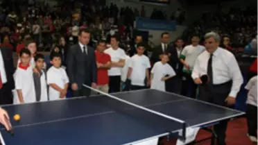 507 Okula Masa Tenisi Masası Verildi