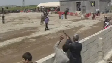Kalaşnikoflu Kutlama!