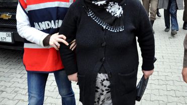 Anneye, 'kızlarını Fuhuşa Zorlamaktan' 90 Yıl İstemi