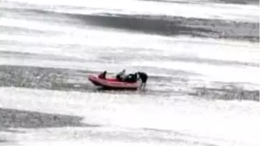 Deniz Polisi Nehir Yatağında Karaya Oturunca 'botan Hatırası' Çektiler