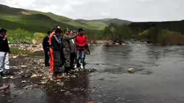 Ölçüm Yaparken Varto Çayı'na Düşen Genç Bulunamadı
