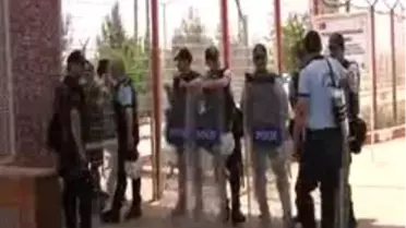 Sınır Kapısında Suriye Protestosu