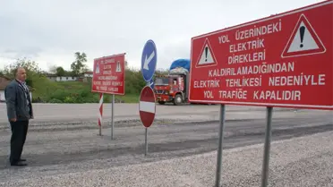 Elektrik Direkleri Yüzünden Yol Trafiğe Açılamıyor