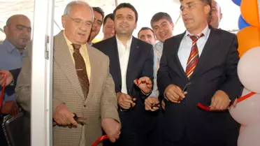 Bakan Gönül'e Döşemealtı Halısı