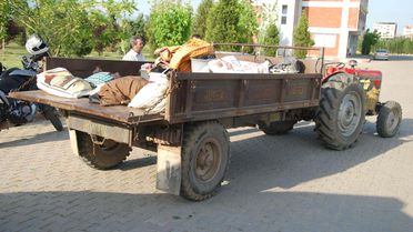 Kapağı Açılan Römorkten Düşen 4 Tarım İşçisi Yaralandı