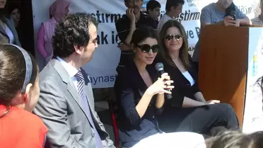 Beren Saat’ten Anlamlı Destek