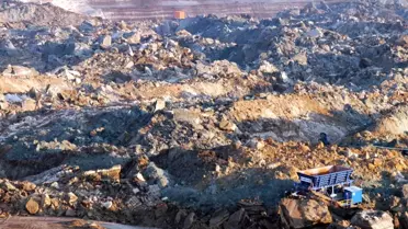 Göçükteki 9 Ceset İçin İş Makinalarıyla Arama Başlatıldı