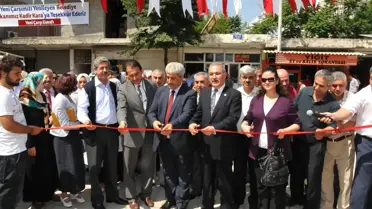 Yeni Çarşı Parke Yol Ve Kaldırım Çalışması Tamamlanarak Hizmete Açıldı